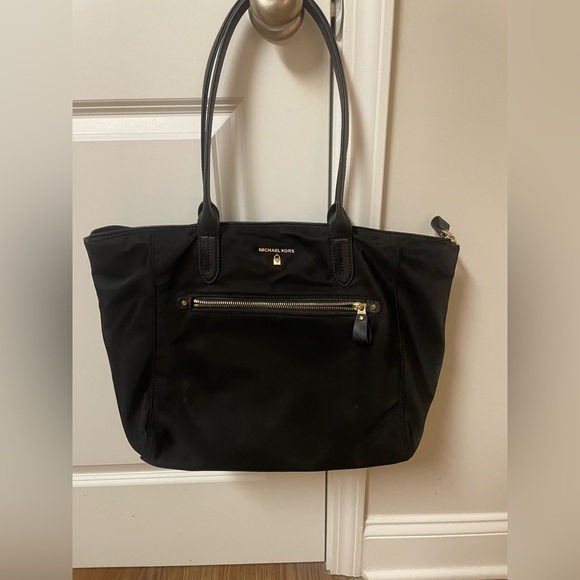 Good condition Michael Kors Kelsey Tote - Picture 5 of 6